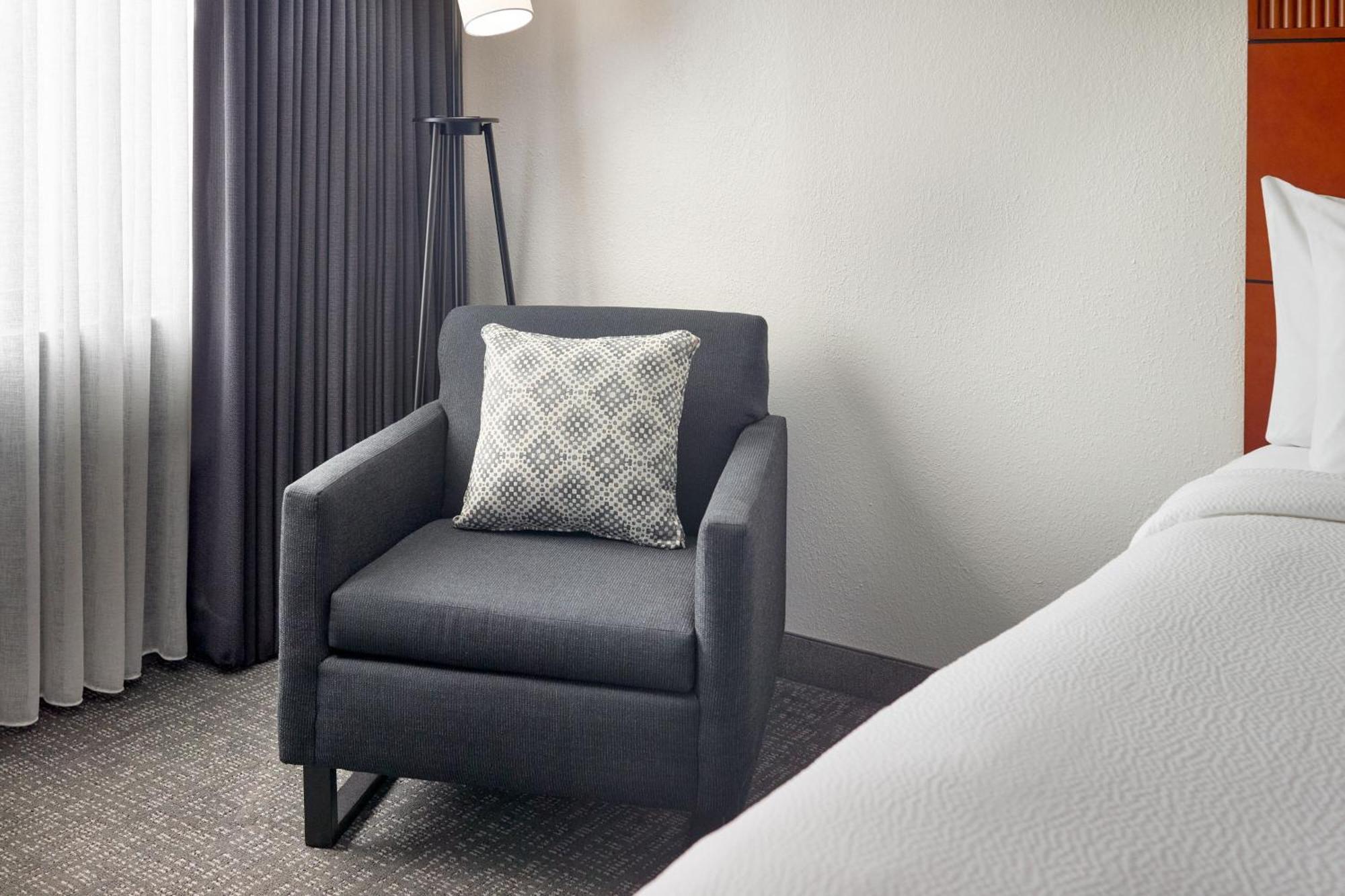Courtyard By Marriott Augusta Hotel Exterior photo