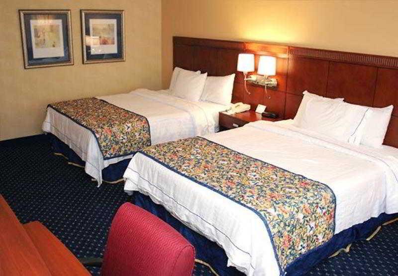 Courtyard By Marriott Augusta Hotel Room photo