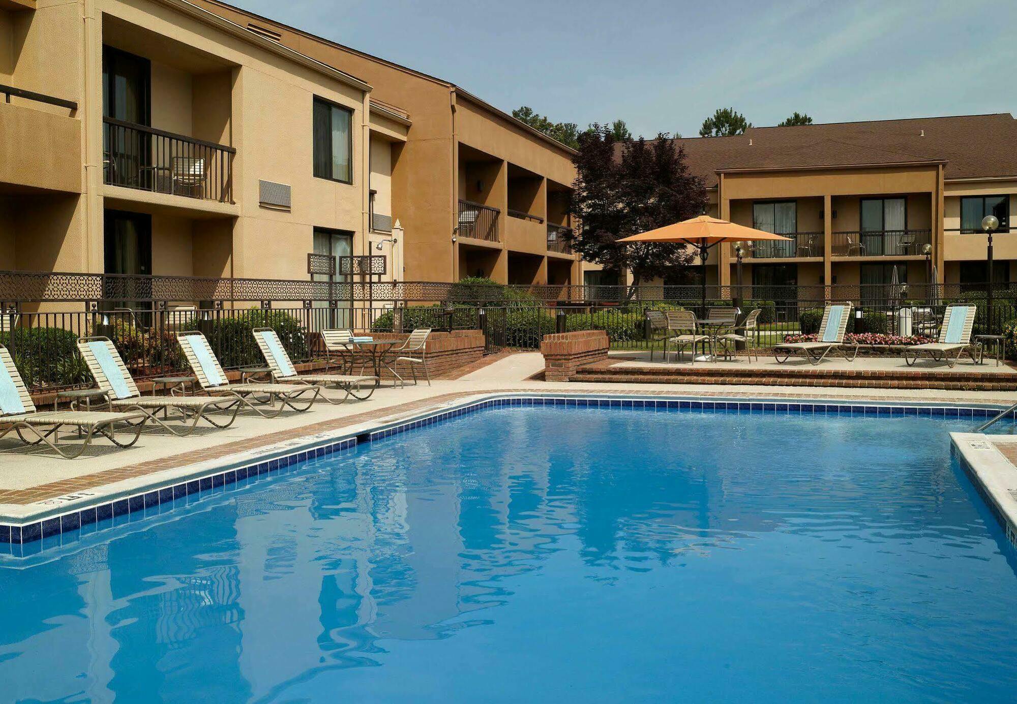 Courtyard By Marriott Augusta Hotel Exterior photo